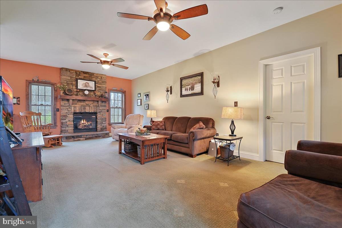 605 Blue Lake Road Denver, PA 17517 - Photo 10 of 44 V2