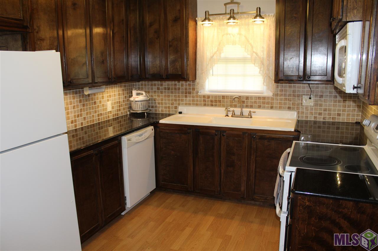 38093 Smith Road Prairieville, LA 70769 - Photo 5 of 13 Kitchen