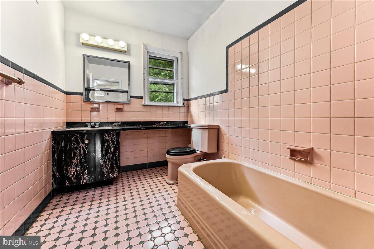 604 Pinetree Road Jenkintown, PA 19046 - Photo 17 of 40 Gallery Image 17