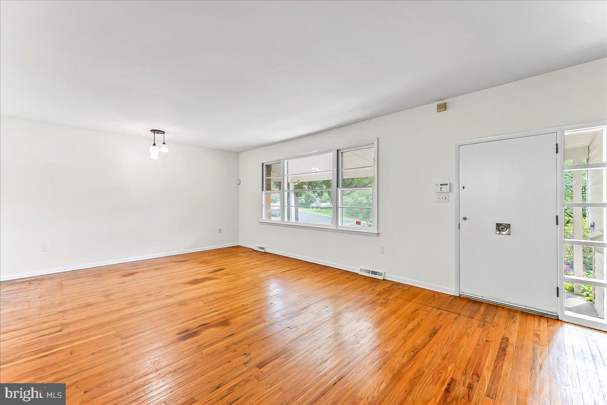 604 Pinetree Road Jenkintown, PA 19046 - Photo 7 of 40 Gallery Image 7
