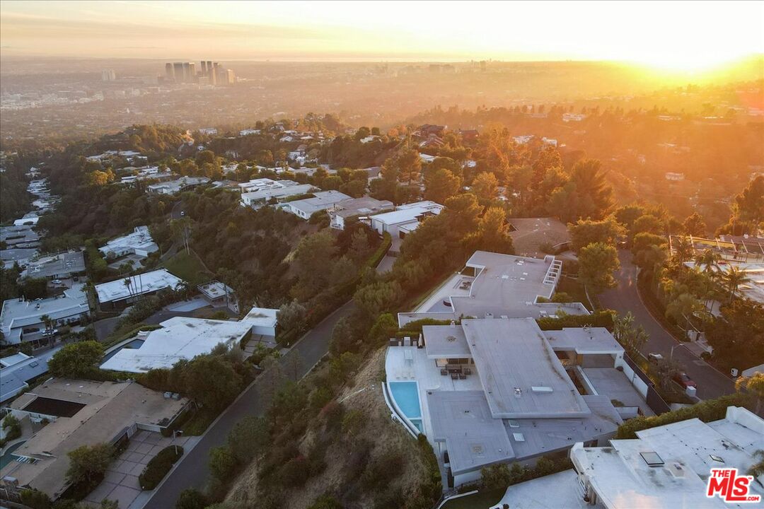 1620 Carla Ridge Beverly Hills, CA 90210 - Photo 41 of 42