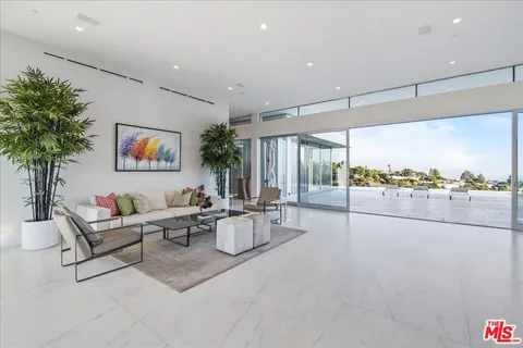 $18,999,000 | 1620 Carla Ridge, Beverly Hills, CA 90210