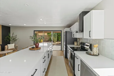 $919,000 | 7023 North Vía Nueva, Scottsdale, AZ 85258