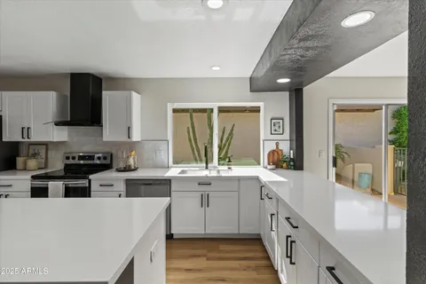 $919,000 | 7023 North Vía Nueva, Scottsdale, AZ 85258