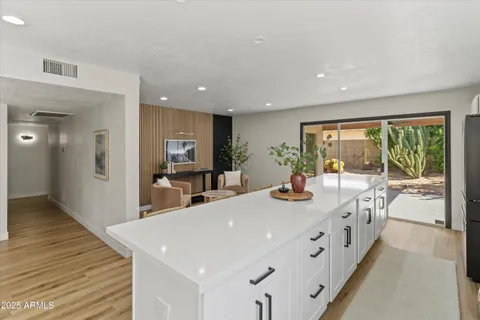 $919,000 | 7023 North Vía Nueva, Scottsdale, AZ 85258