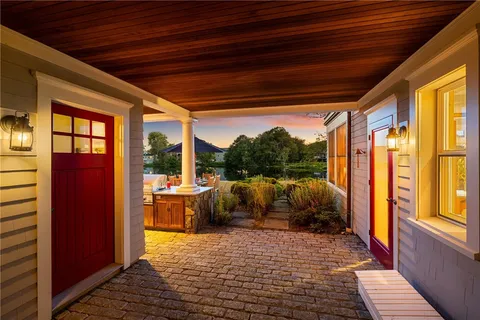 $1,995,000 | 19 Teal Drive, South Kingstown, RI 02879