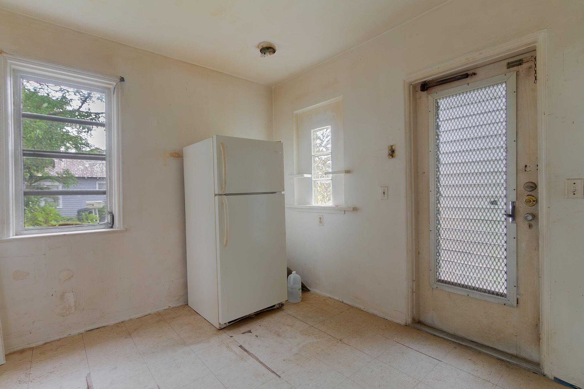 411 Churchill Road West Palm Beach, FL 33405 - Photo 16 of 40 Kitchen