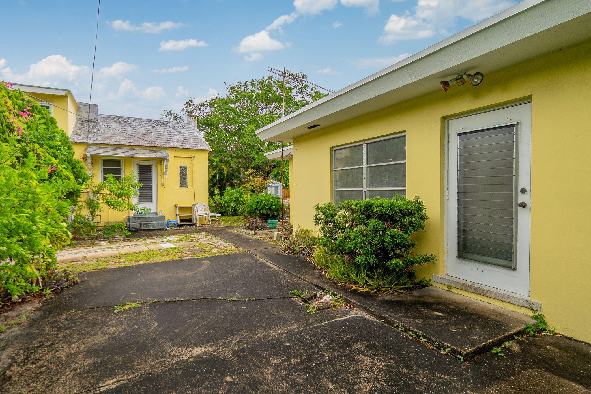 411 Churchill Road West Palm Beach, FL 33405 - Photo 39 of 40 Rear of units 1&2