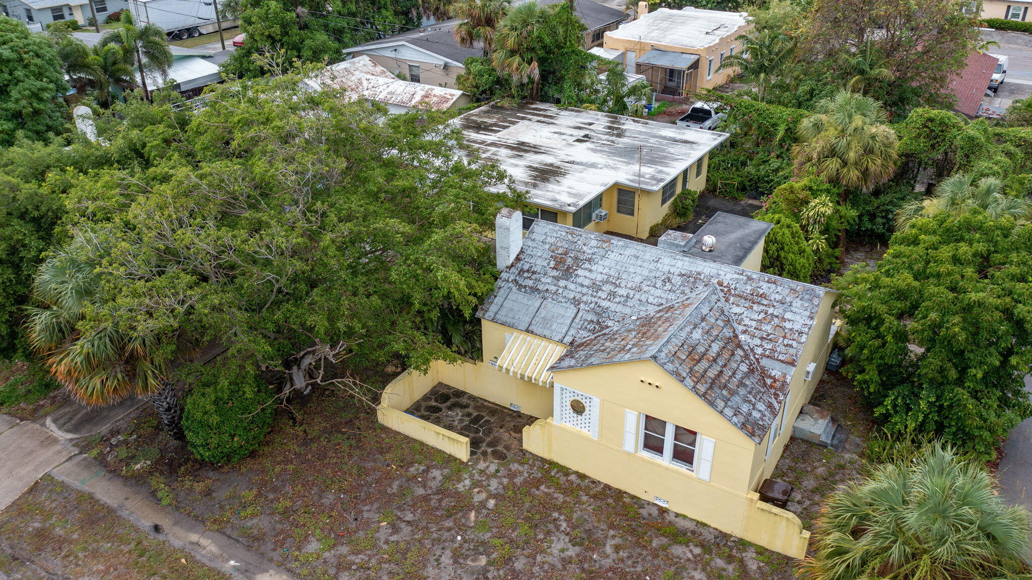 411 Churchill Road West Palm Beach, FL 33405 - Photo 4 of 40 37-web-or-mls-DJI_0124-2