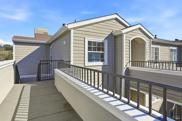 $580,000 | 852 Diablo Avenue, Unit 304, Novato, CA 94947