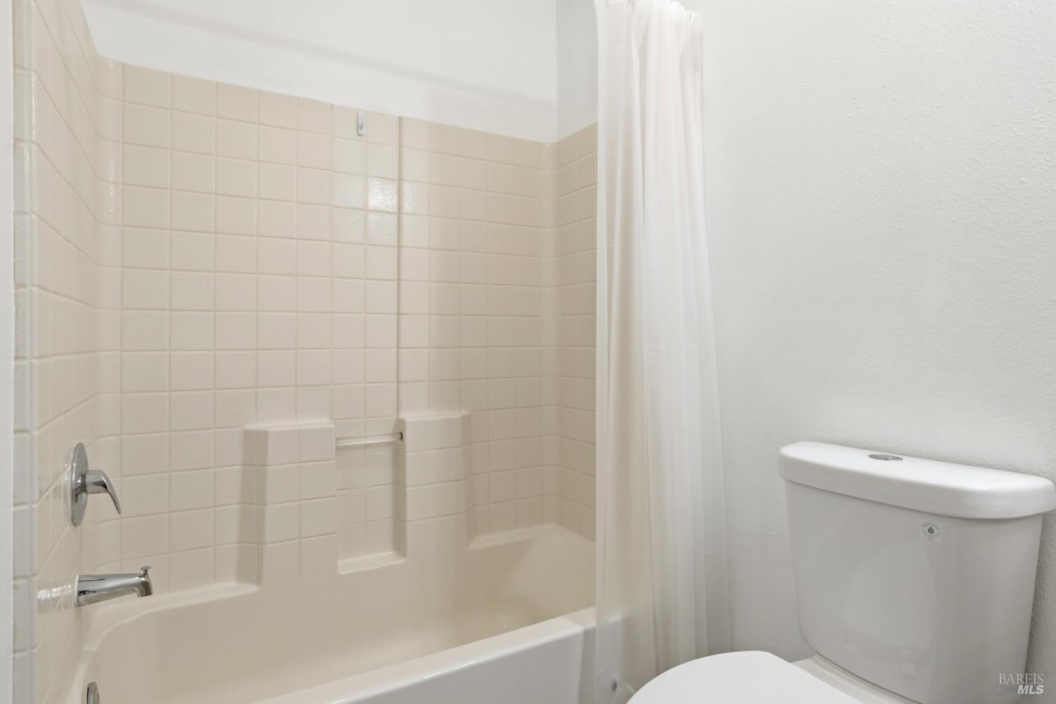 852 Diablo Avenue, Unit 304 Novato, CA 94947 - Photo 24 of 35