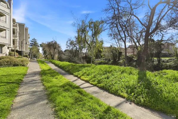 $580,000 | 852 Diablo Avenue, Unit 304, Novato, CA 94947