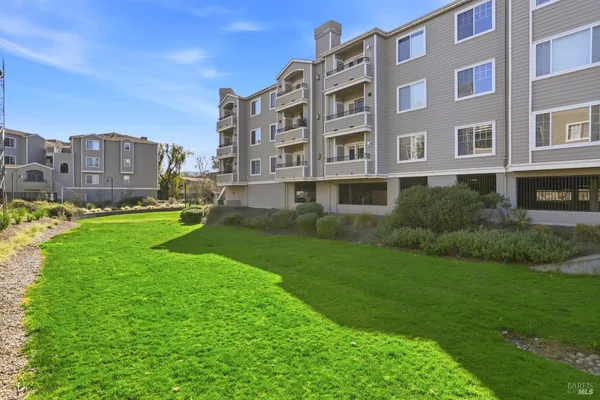 $580,000 | 852 Diablo Avenue, Unit 304, Novato, CA 94947