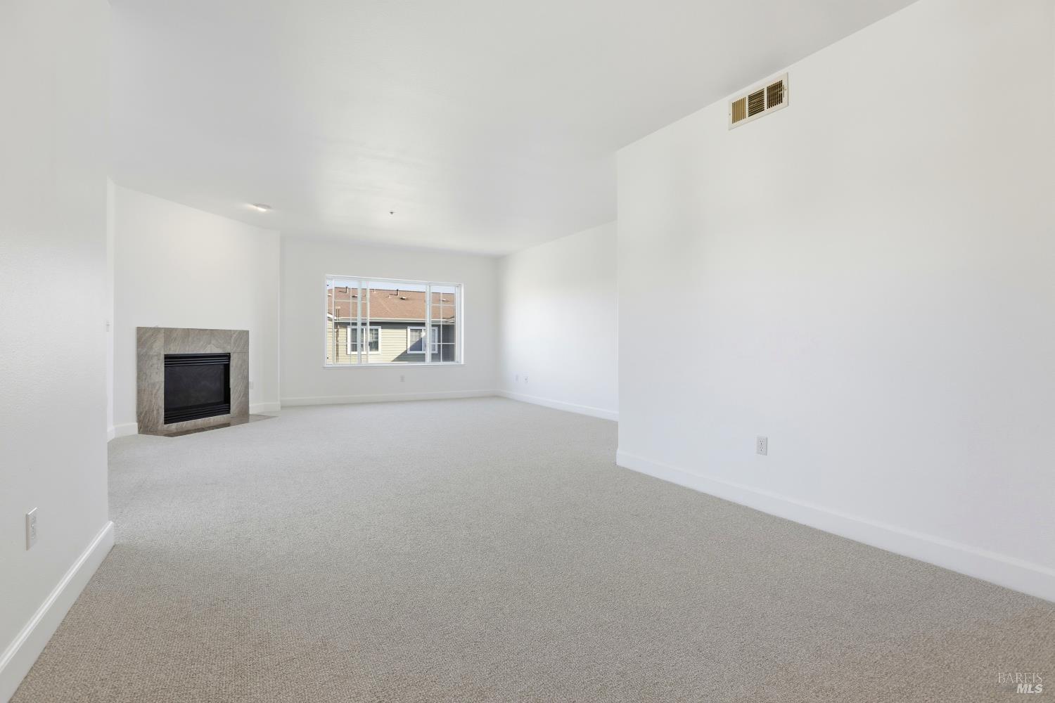 852 Diablo Avenue, Unit 304 Novato, CA 94947 - Photo 6 of 35