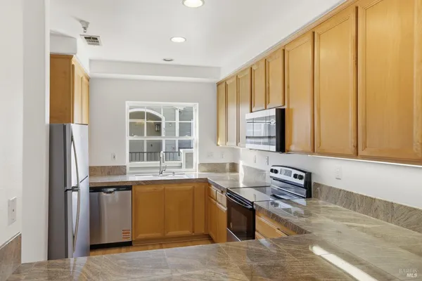 $580,000 | 852 Diablo Avenue, Unit 304, Novato, CA 94947