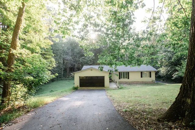 $389,900 | 7509 Rodeo Drive, Ellettsville, IN 47429