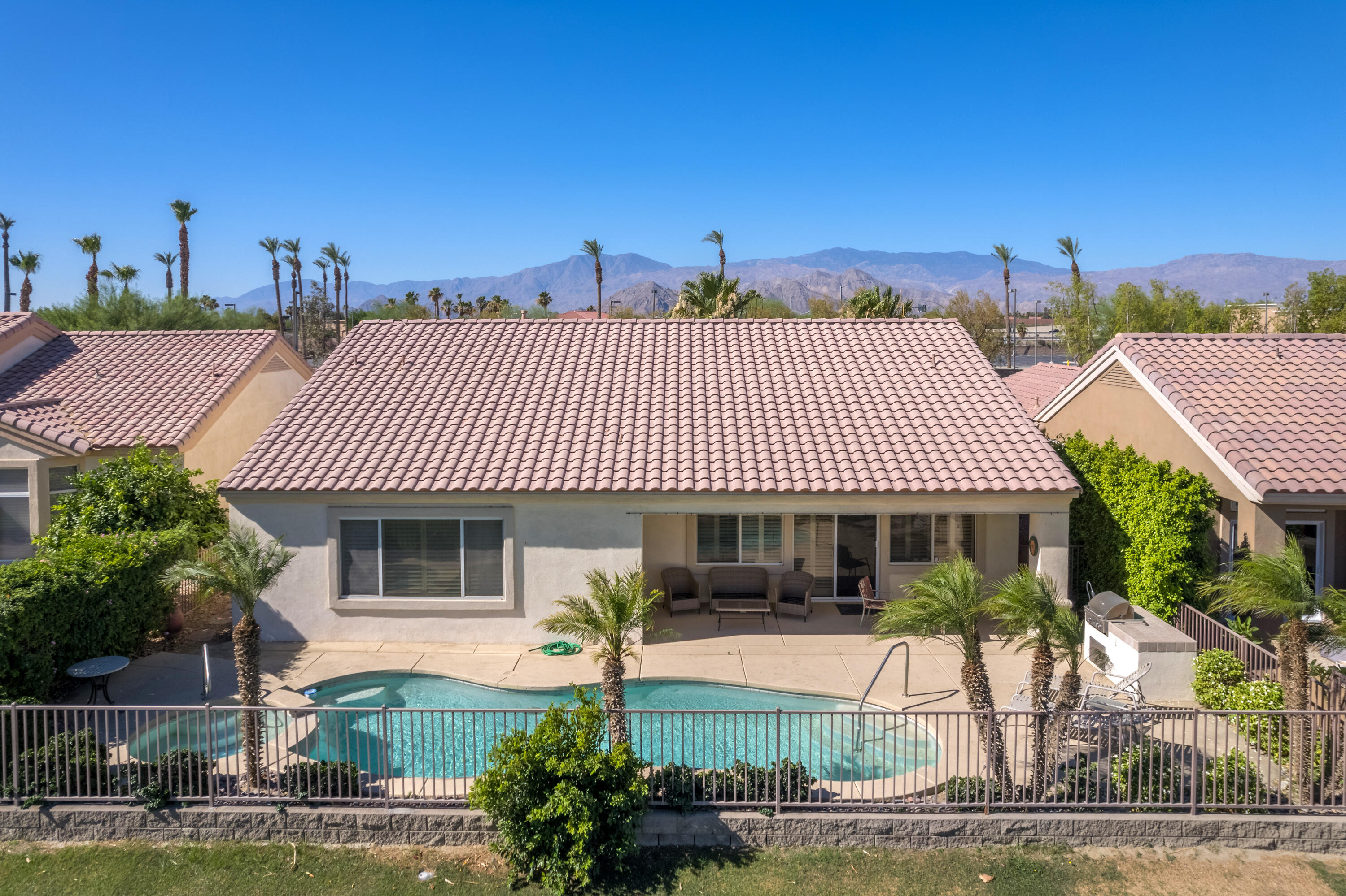 39499 Manorgate Road Palm Desert, CA 92211 - Photo 3 of 41 Photo-9