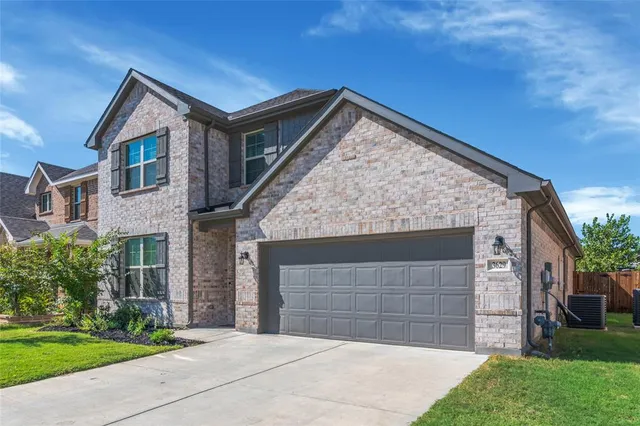 a front view of house with yard