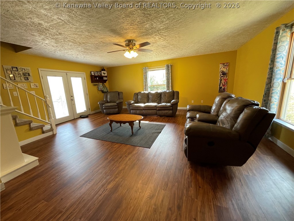 4254 Greer Road Point Pleasant, WV 25550 - Photo 12 of 46 Family Room