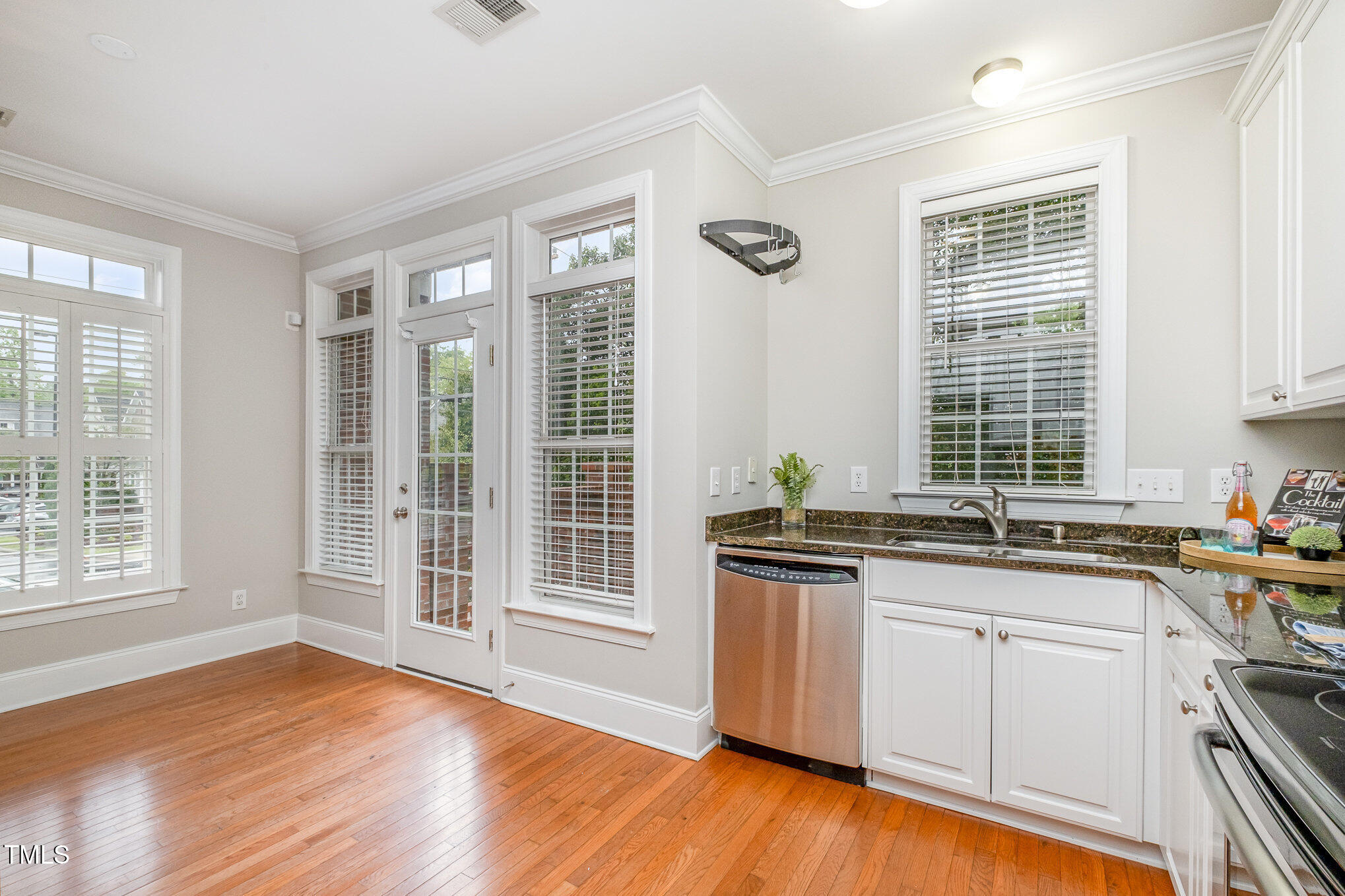 605 Highpark Lane Raleigh, NC 27608 - Photo 13 of 25 013_dscf8025-edit_607