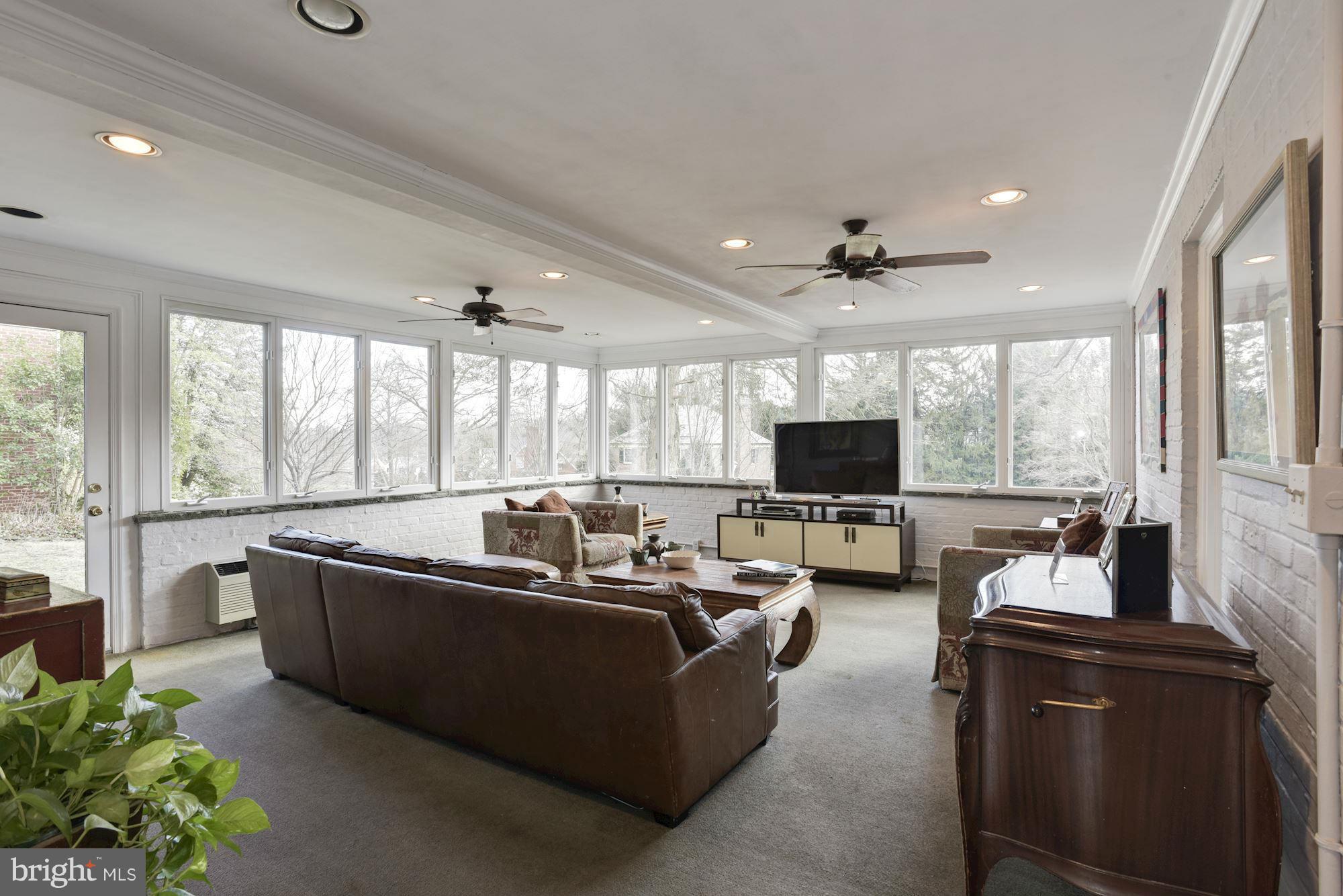 606 Coventry Road Towson, MD 21286 - Photo 5 of 30 Walls of windows.