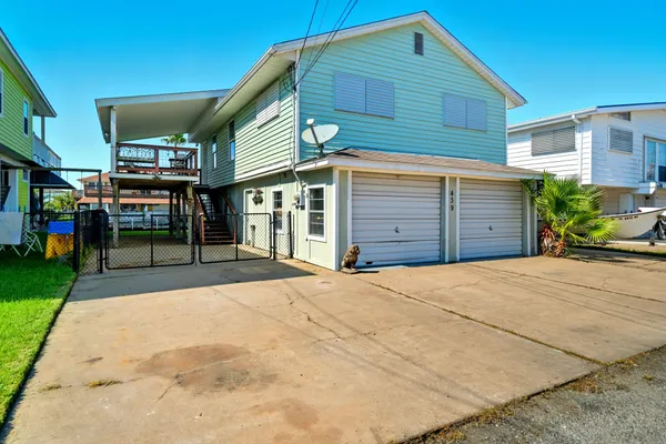 $2,100 | 439 Pompano Street, Bayou Vista, TX 77563