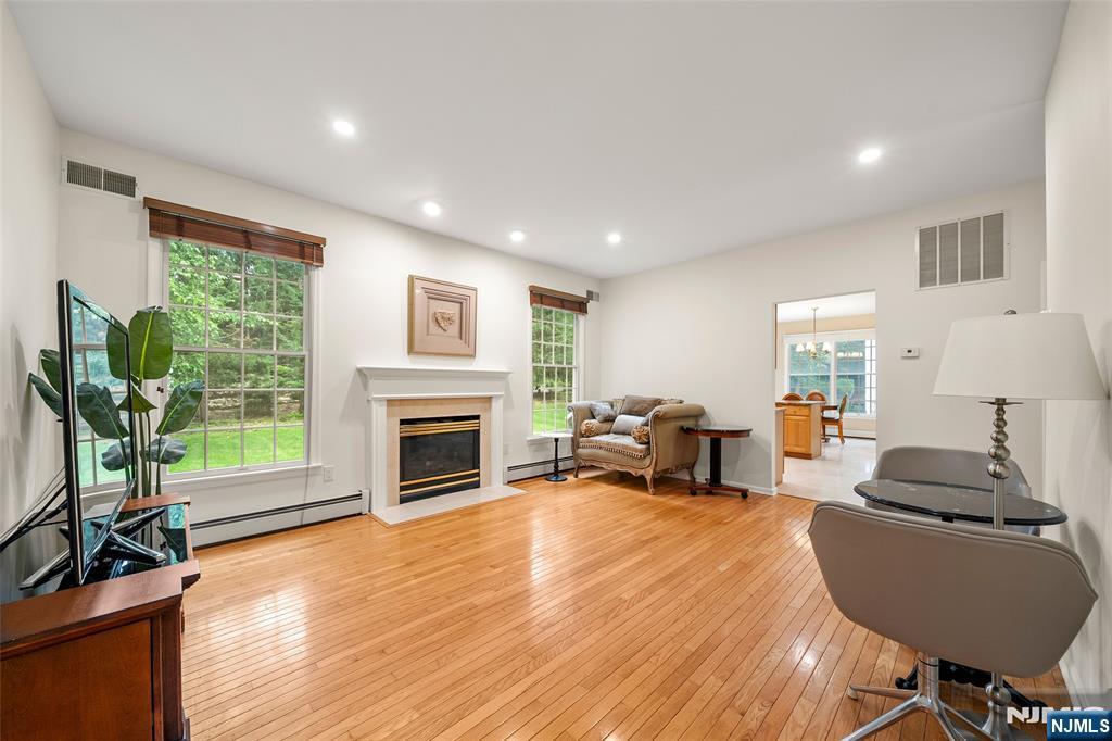7 Woods Edge Road Old Tappan, NJ 07675 - Photo 10 of 32
