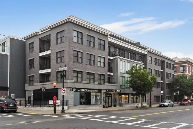 $1,025,000 | 150 West Broadway, Unit 418, Boston, MA 02127