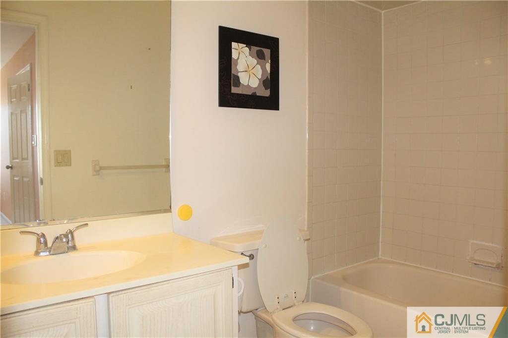 5102 Stonehedge Road Edison, NJ 08820 - Photo 15 of 23 Gallery Image 15