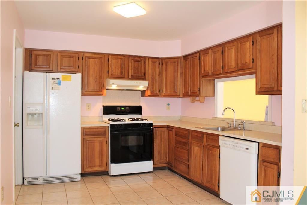 5102 Stonehedge Road Edison, NJ 08820 - Photo 10 of 23 Gallery Image 10
