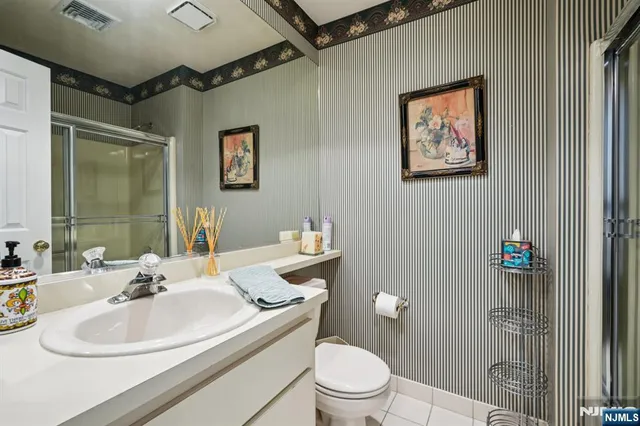 $649,000 | 12 Hadley Lane, Wayne, NJ 07470