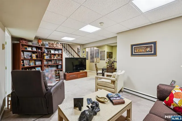 $649,000 | 12 Hadley Lane, Wayne, NJ 07470