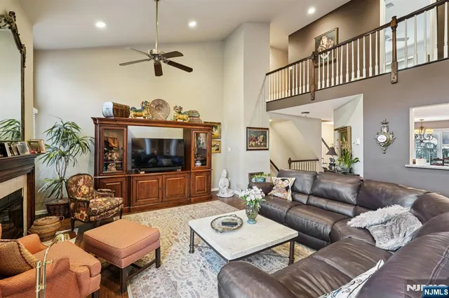 $649,000 | 12 Hadley Lane, Wayne, NJ 07470