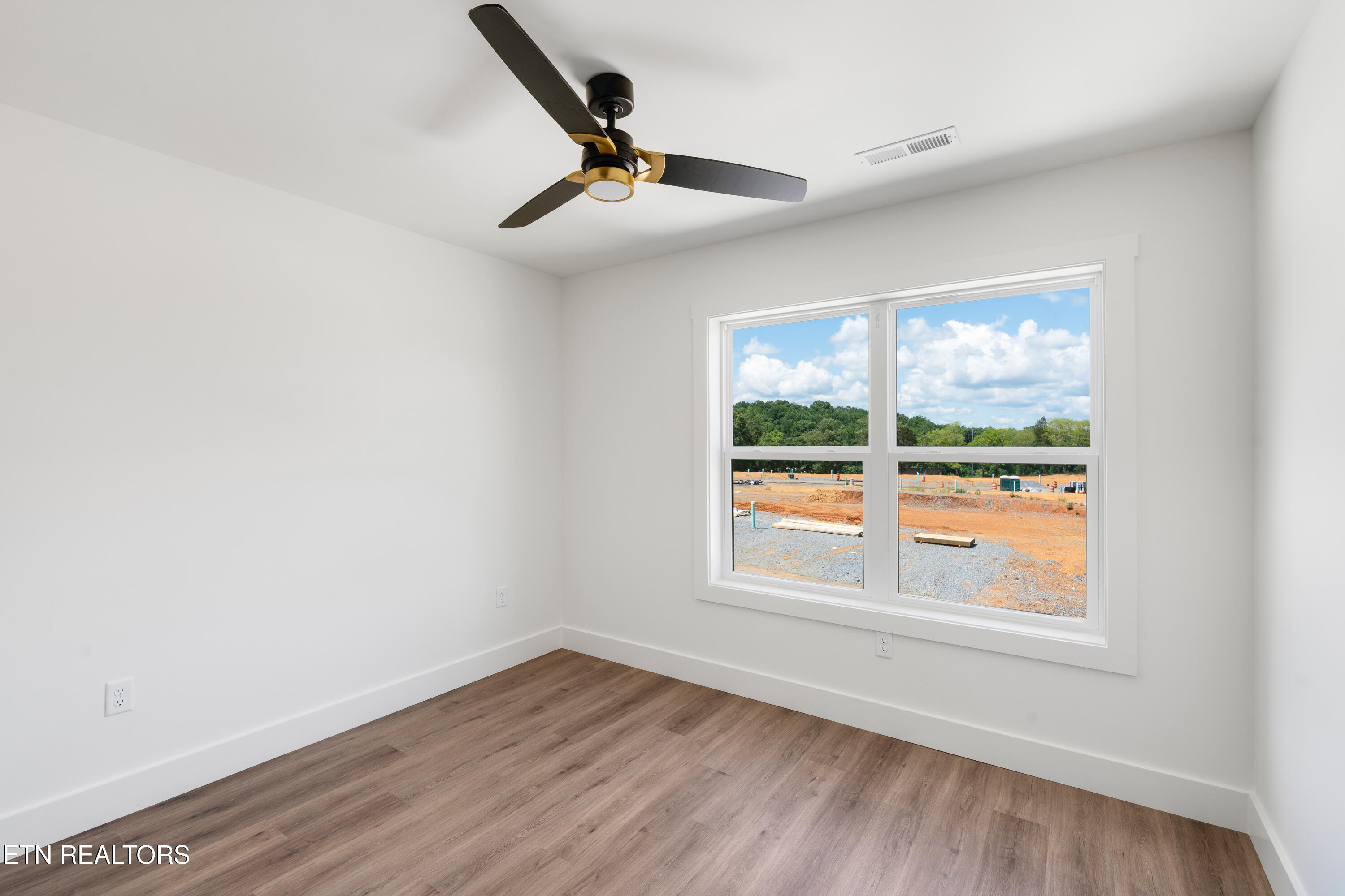 1349 Grace Ridge Drive Sevierville, TN 37862 - Photo 33 of 57 Grace Ridge Townhomes - 1349-28