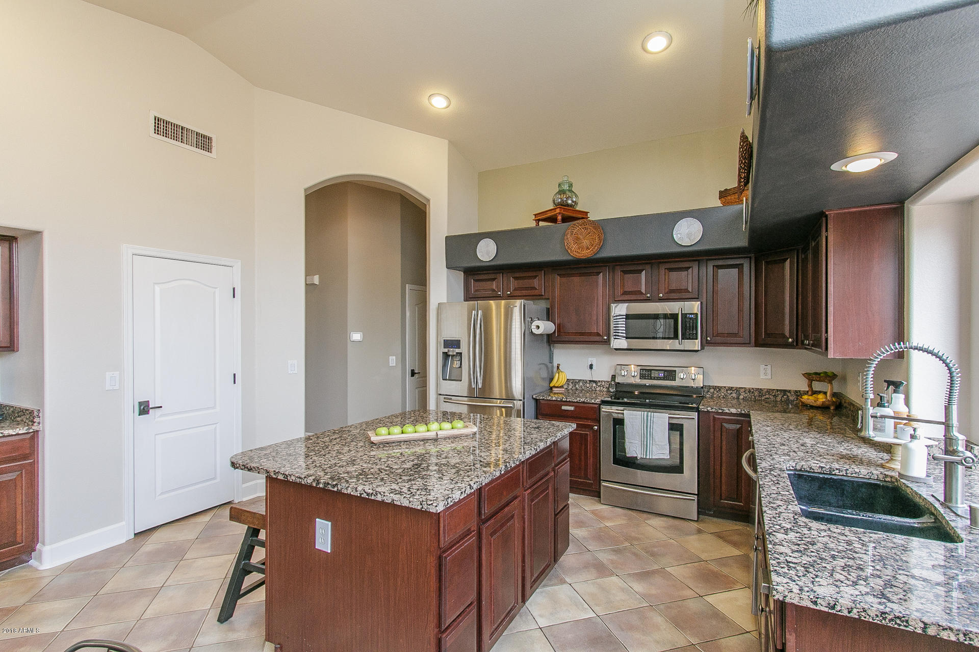 22826 North Romo Loop Phoenix, AZ 85027 - Photo 9 of 38 9) KITCHEN