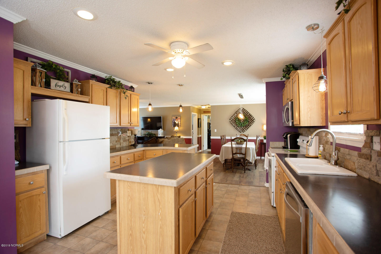 711 Ridgecrest Lane Rocky Point, NC 28457 - Photo 14 of 37 20_711RidgecrestLane20_mls