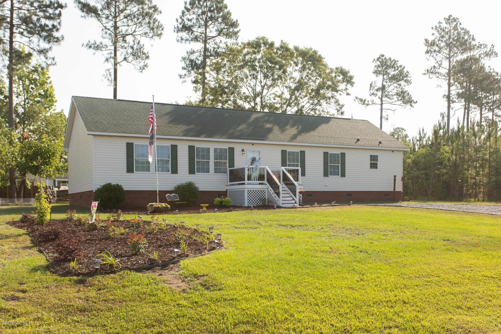 711 Ridgecrest Lane Rocky Point, NC 28457 - Photo 3 of 37 03_711RidgecrestLane3_mls