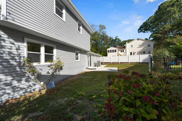 a view of a house with garage