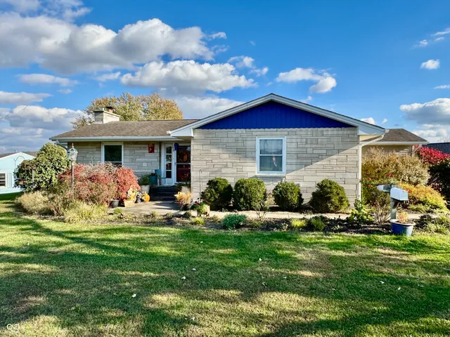 $249,900 | 116 Vallonia Road, Brownstown, IN 47220