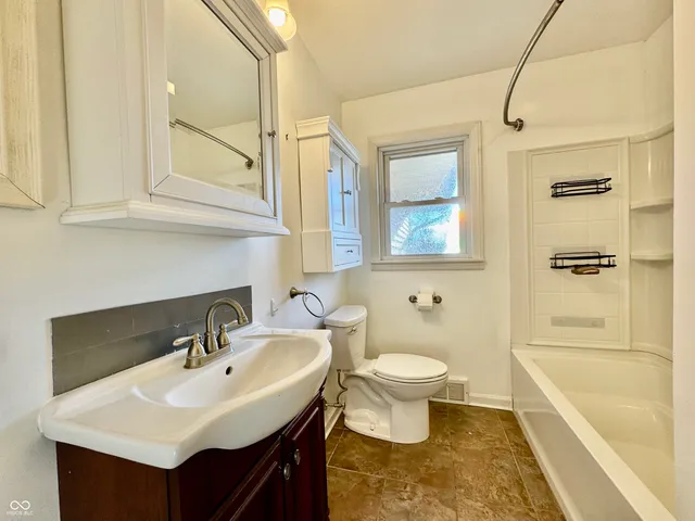 $249,900 | 116 Vallonia Road, Brownstown, IN 47220