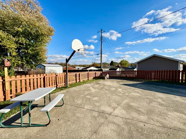 $249,900 | 116 Vallonia Road, Brownstown, IN 47220