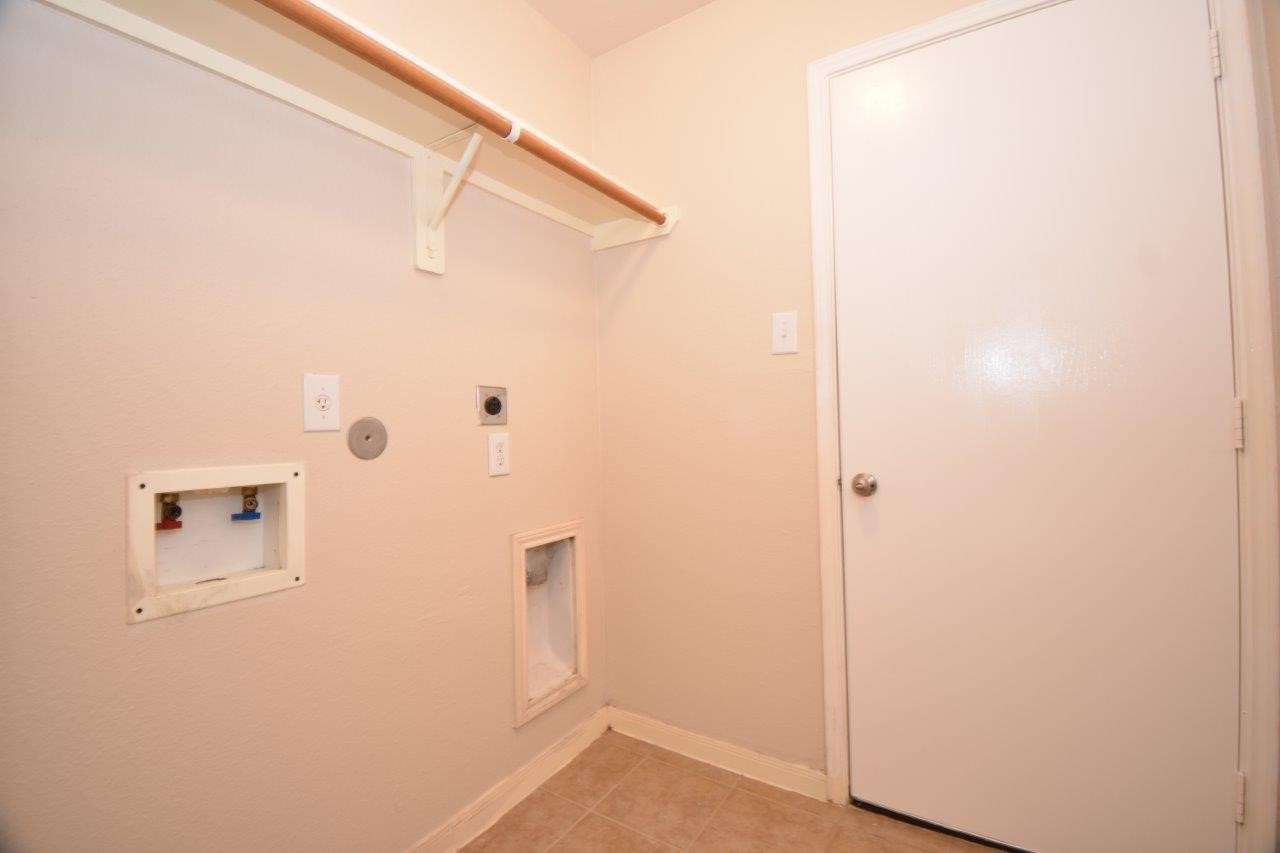 1126 Desert Oasis Lane Rosenberg, TX 77471 - Photo 14 of 16 a bathroom with a shower