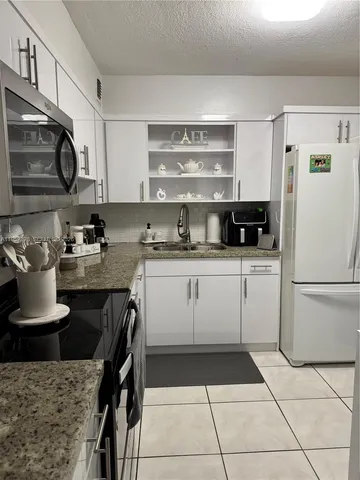 $249,900 | 1480 West 46th Street, Unit 203, Hialeah, FL 33012