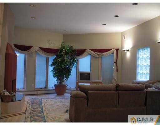 89 Fresh Ponds Road East Brunswick, NJ 08816 - Photo 10 of 25 Gallery Image 10