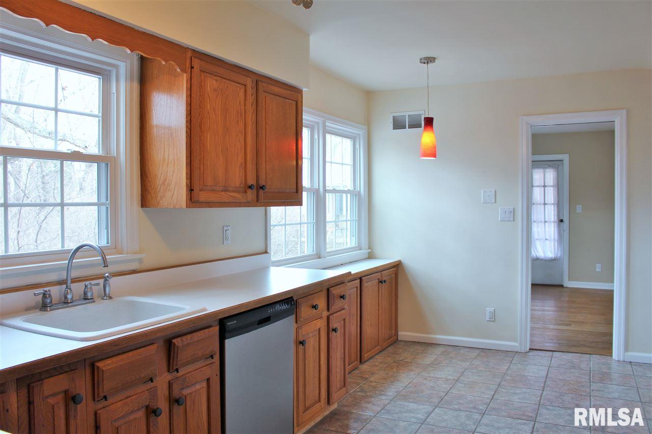 11 Hawthorne Road Rock Island, IL 61201 - Photo 11 of 24 Gallery Image 11