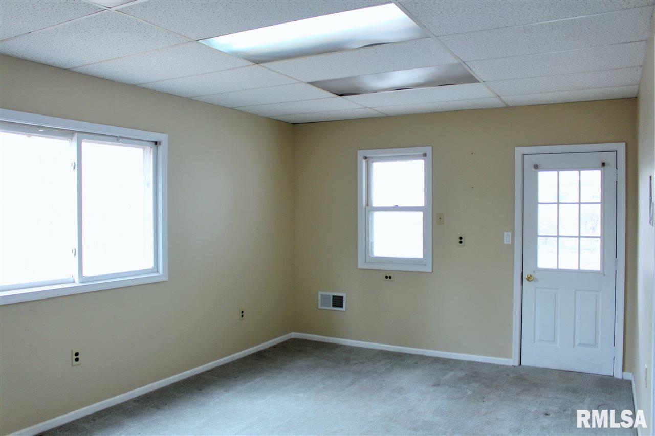 11 Hawthorne Road Rock Island, IL 61201 - Photo 17 of 24 Gallery Image 17