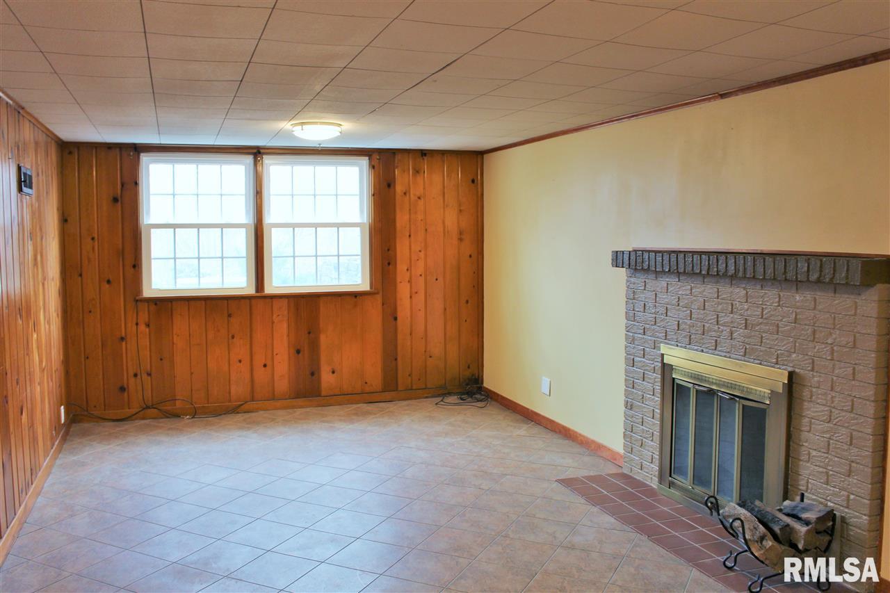 11 Hawthorne Road Rock Island, IL 61201 - Photo 18 of 24 Gallery Image 18