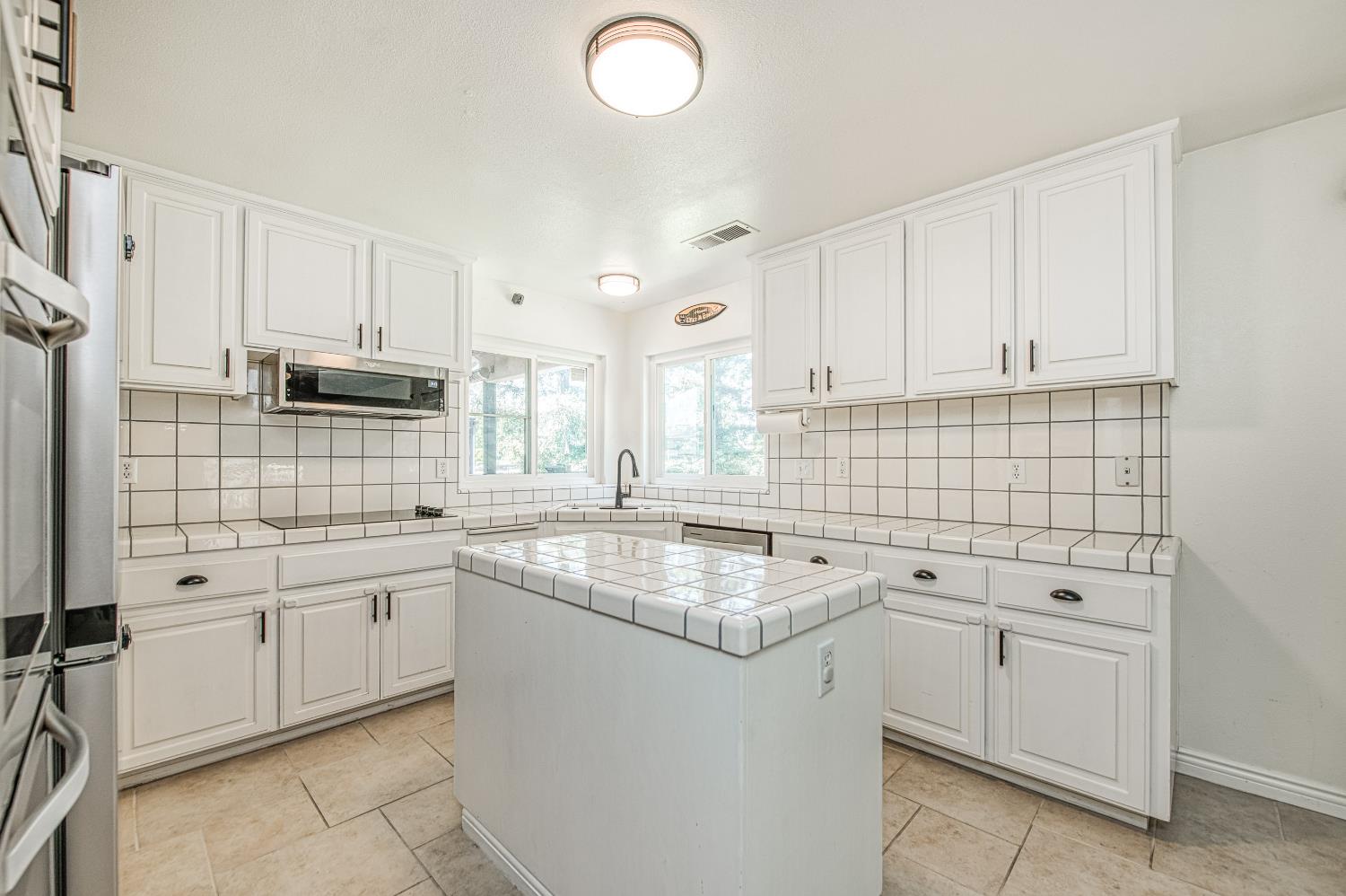 1323 Oak Avenue Clovis, CA 93611 - Photo 12 of 46