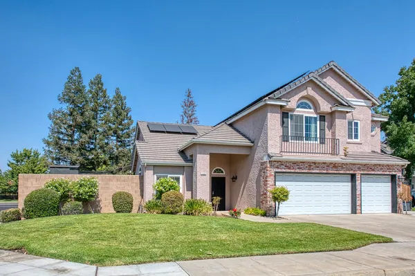 $550,000 | 1323 Oak Avenue, Clovis, CA 93611