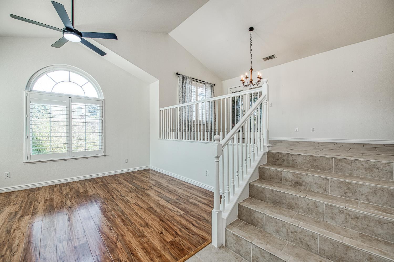 1323 Oak Avenue Clovis, CA 93611 - Photo 6 of 46